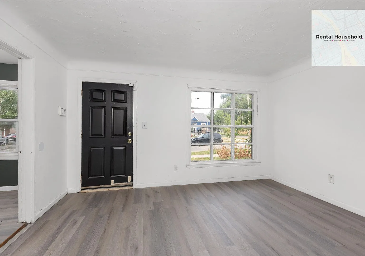 Cozy & Comfortable 2 Bedroom Home-Move In Ready!! — Photo 2