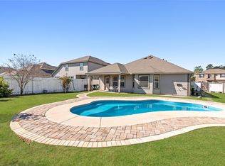 705 Autumn Lake Ln, Magnolia, TX 77354