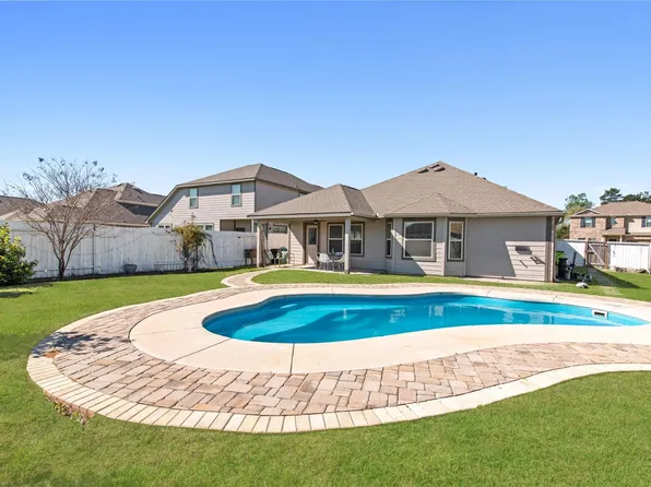 705 Autumn Lake Ln, Magnolia, TX 77354