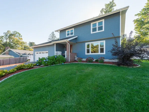 13 Logan Road, Nashua, NH 03063