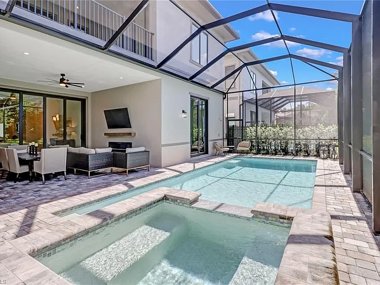 2875 Coco Lakes Dr — Photo 25