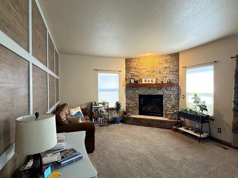 296 Sloan Dr — Photo 11