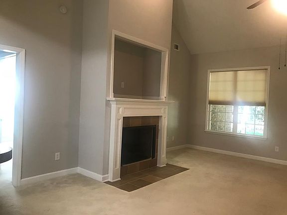 2nd image of 324 Bainbridge Dr