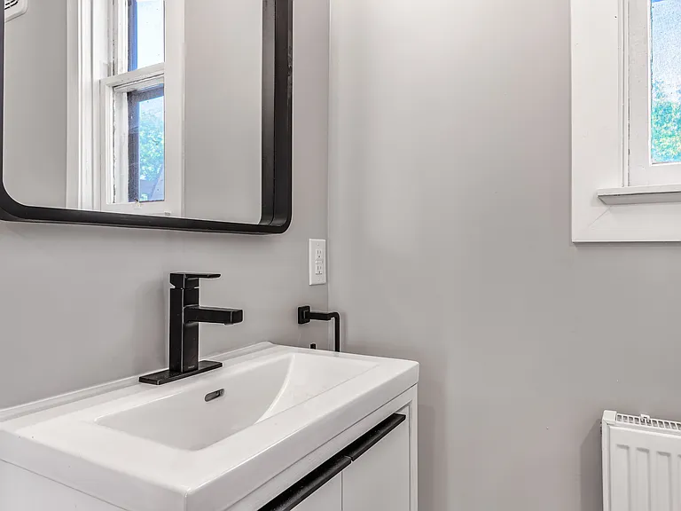 81 James St #5 — Photo 9