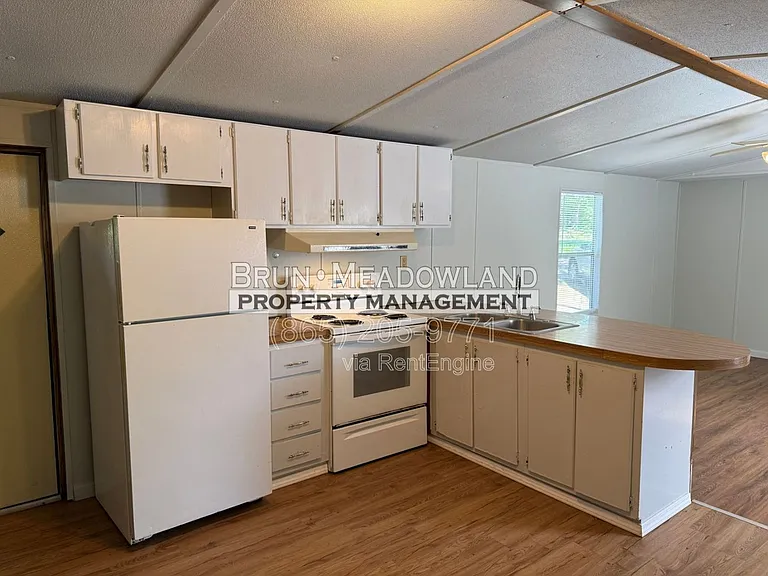 424 Patterson Rd — Photo 17