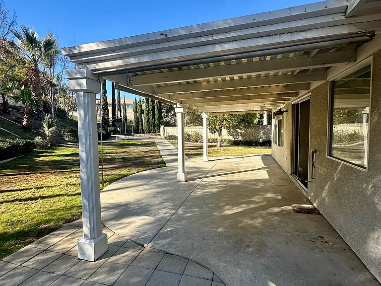 240 Sierra Madre Way — Photo 4