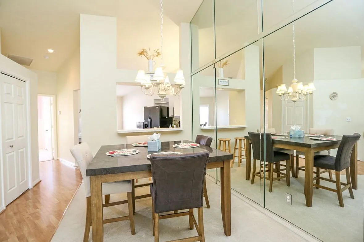 2 bed, 1167 sqft, $2,200 — Photo 4