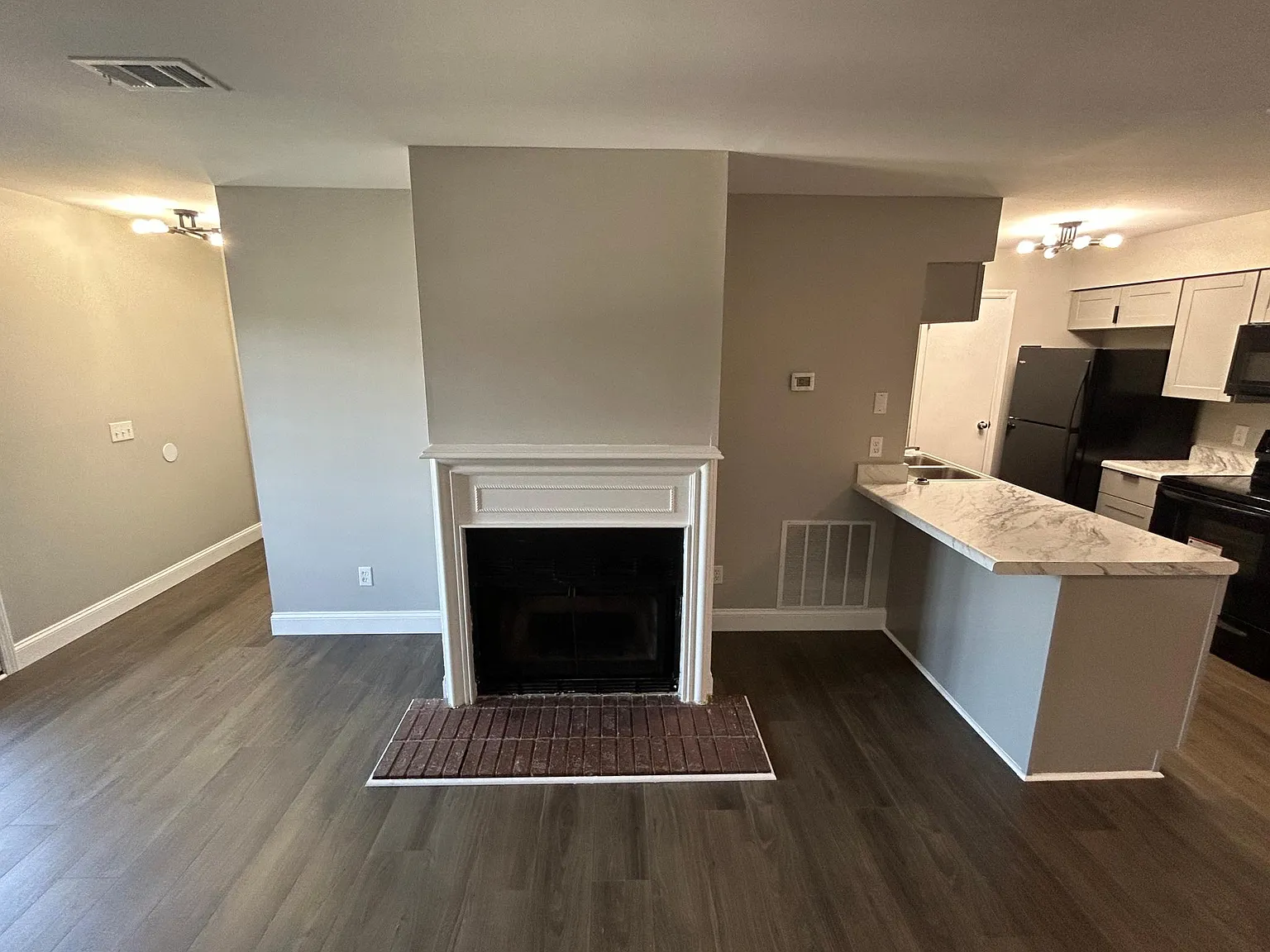2 bed, 880 sqft, $1,595 — Photo 4