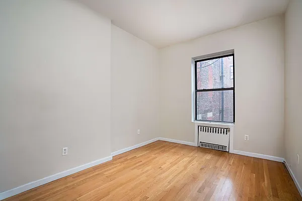 Rented by Waldstar Real Estate LLC | media 34