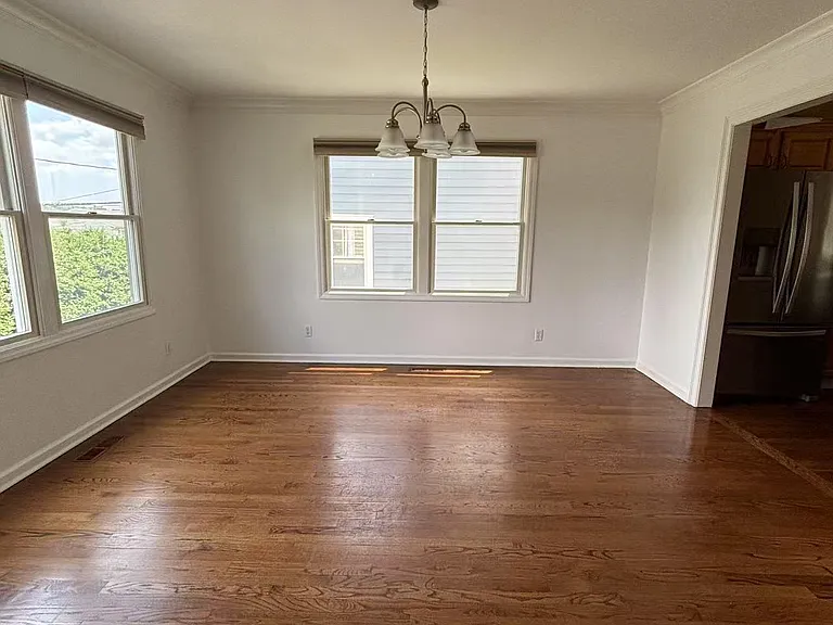 36 Nicholas Ave — Photo 3