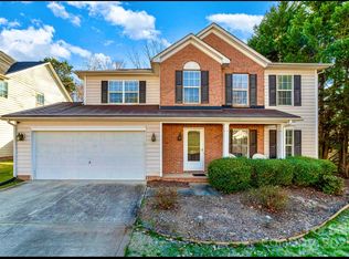9814 Dauphine Dr, Charlotte, NC 28216