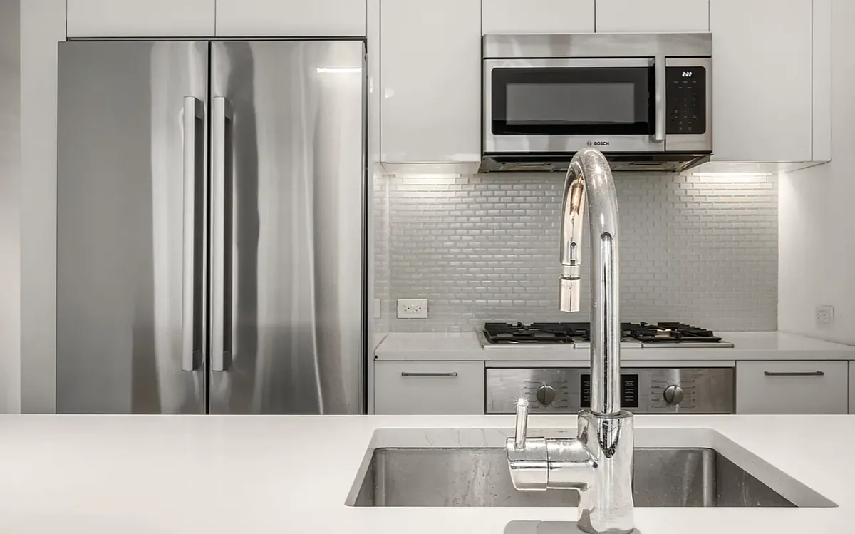 Building Photo - 685 1st Ave #24E