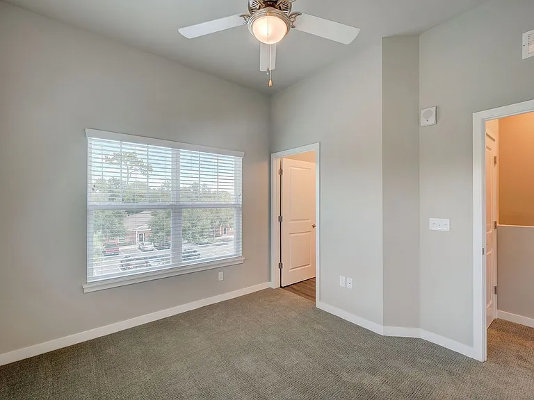 Metro 39 Apartments — Photo 52