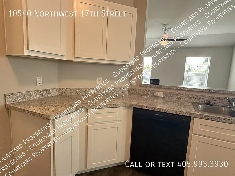 10540 NW 17th St — Photo 10