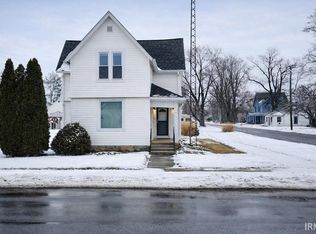 301 N Range St, Wolcott, IN 47995