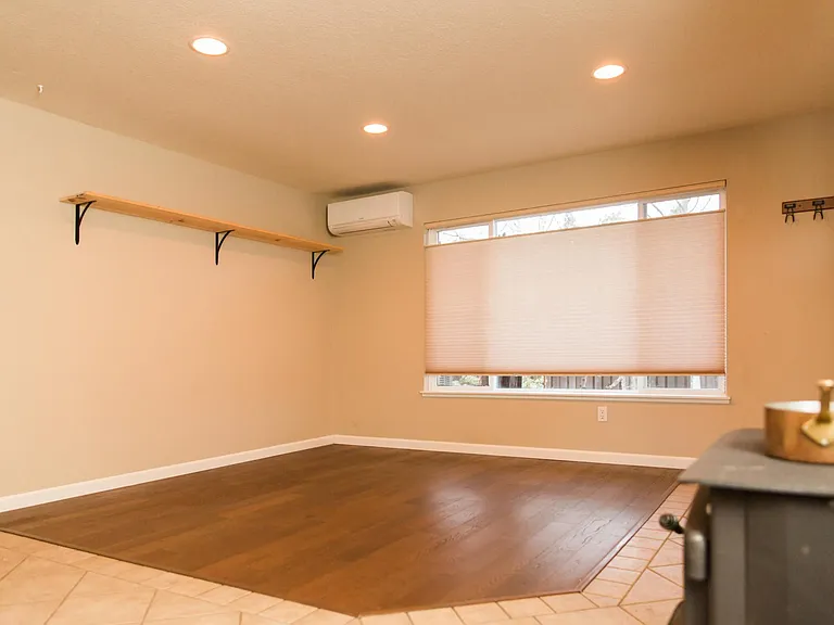 255 N Locust St — Photo 4