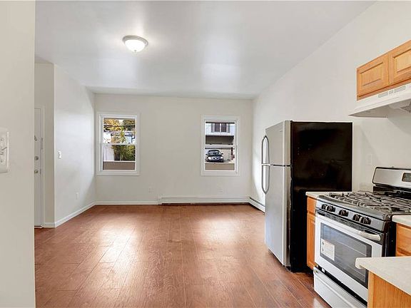 5th image of 38 Orchard St