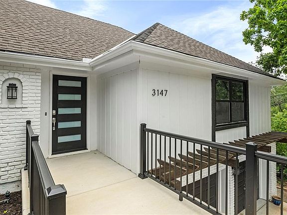3rd image of 3147 Black Swan Dr
