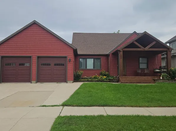 102 W Main St, Adams, MN 55909
