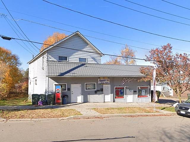 1st image of 707 N Main St
