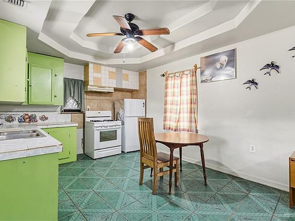 4th image of 2710 Megan Dr