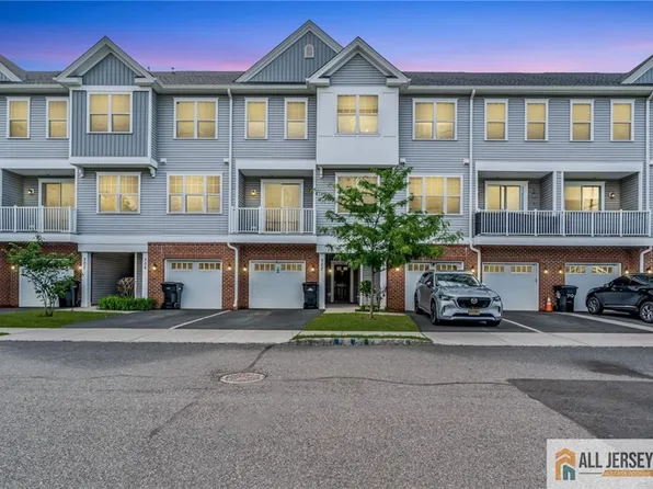 707 Greenland Square #707, Highland Park, NJ 08904