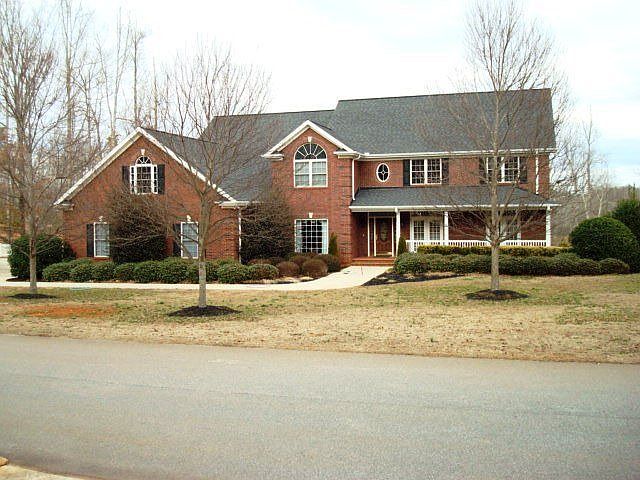 1st image of 14 Millers Pond Way