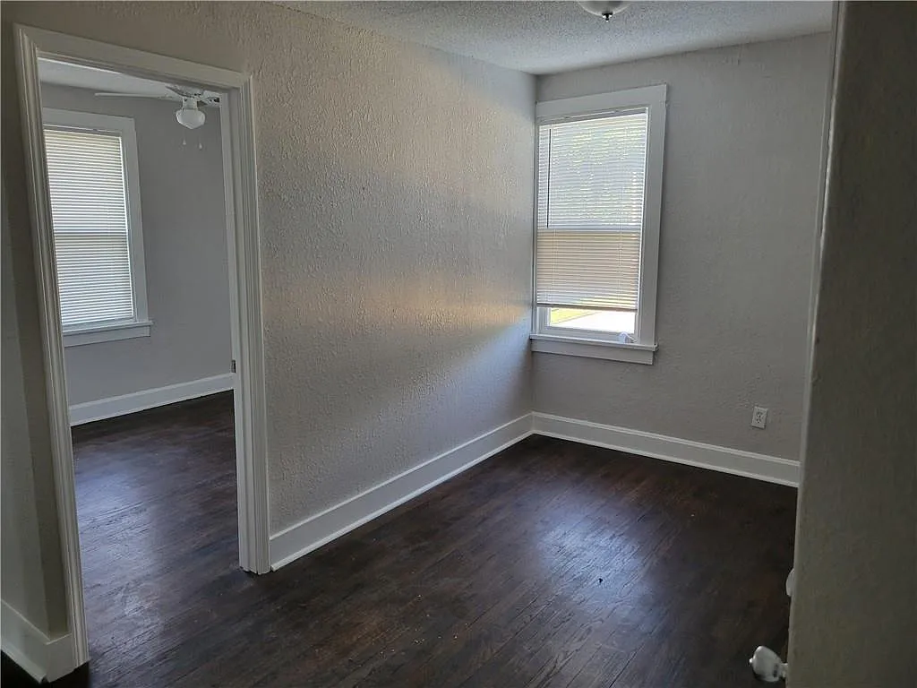 2 bed, $950 — Photo 4