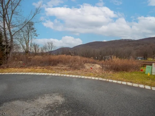 5 Sutton Ct, Hardyston Twp., NJ 07419