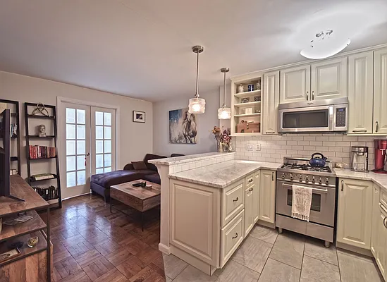 Rented by Bank Neary | media 5