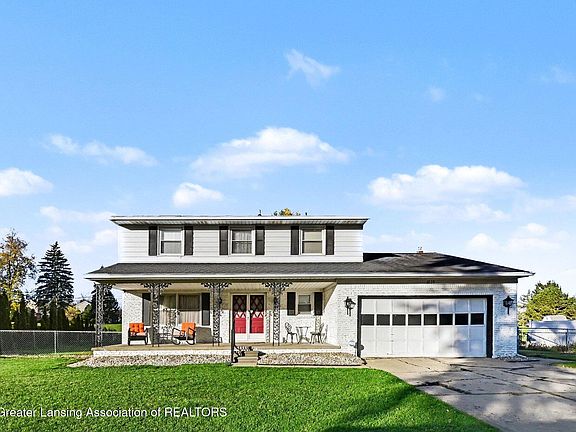 4th image of 1030 Pickton Dr