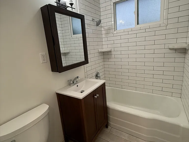 428 W Stocker St #3 — Photo 15