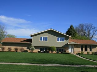 145 Vail Dr, Frankfort, IL 60423