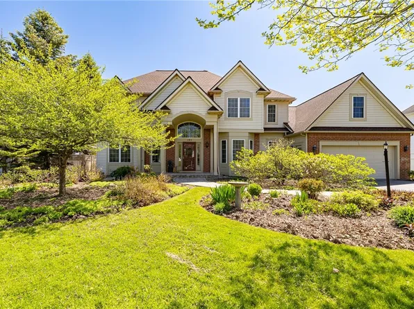 185 Barclay Square Dr, Rochester, NY 14618