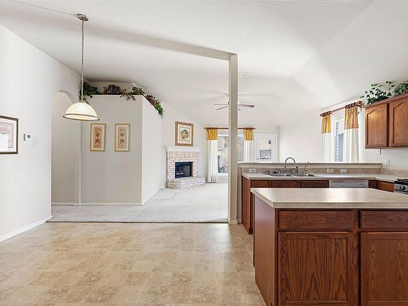 5th image of 1156 Woodlands Dr