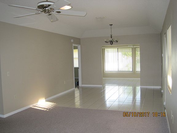 Living room/Dining room