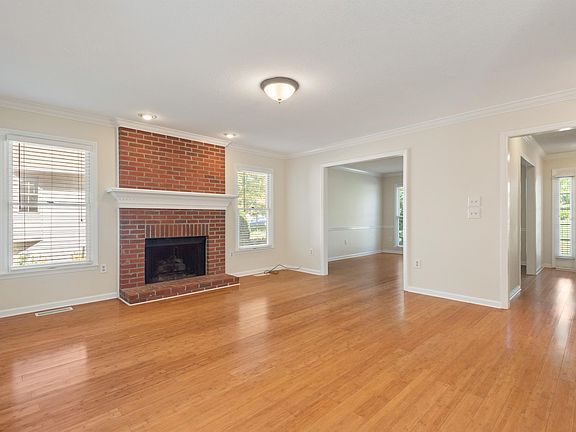 5th image of 8237 Elm Hill Cir