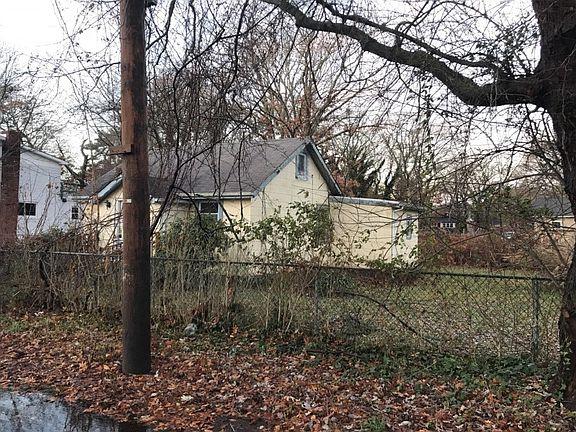 2nd image of 174 Lynbrook Dr