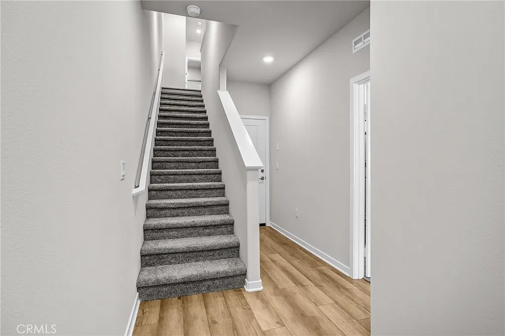 4 bed, 1672 sqft, $3,450 — Photo 3