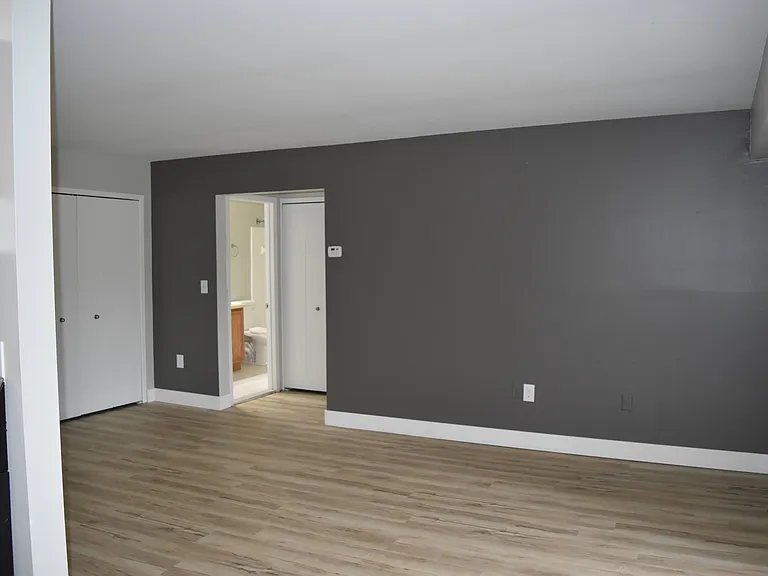 Sunnymede Apartments - Troy, MI — Photo 29
