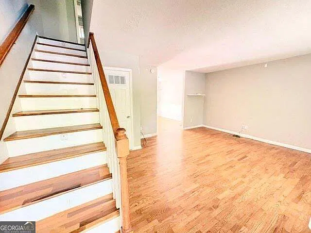2 bed, 1.5 bath, 2229 sqft, $2,000 — Photo 3