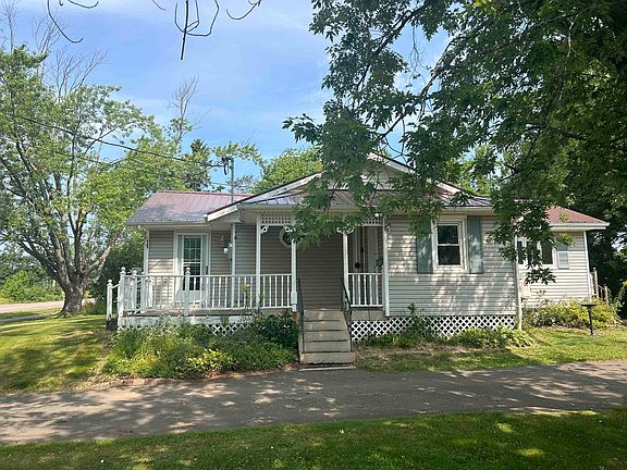 4th image of 84 Macrae Dr E