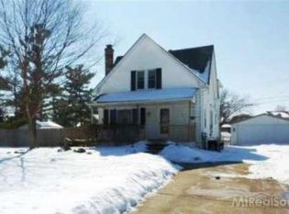 29114 Farwell Rd, Chesterfield, MI 48047