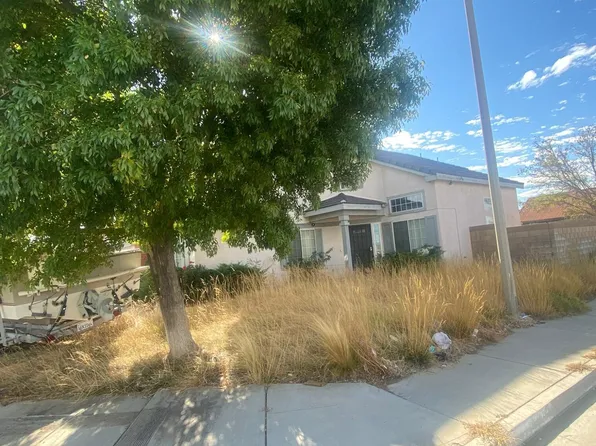 2108 Beechwood St, Lancaster, CA 93535