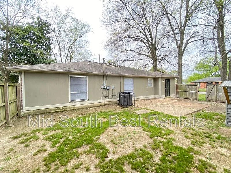 Building Photo - 4146 Forest View Dr