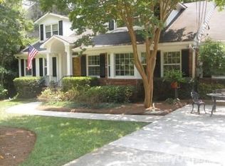 3086 Rhodenhaven Dr NW, Atlanta, GA 30327