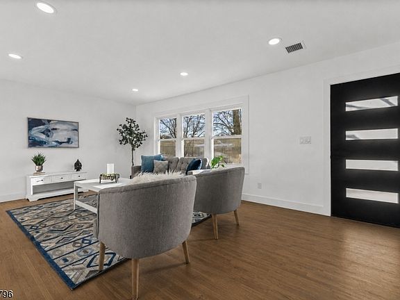 3rd image of 177 Rockwood Pl