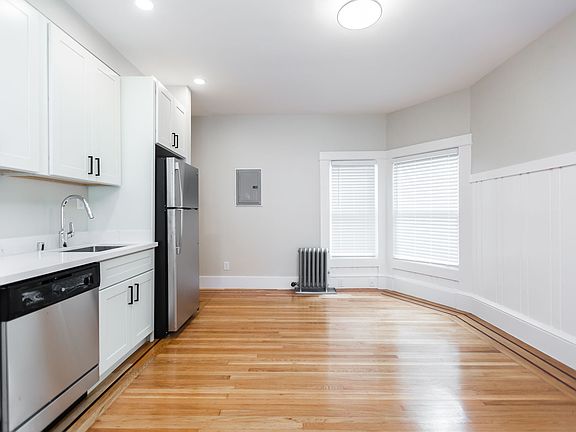 5th image of 1626 Sacramento St #8