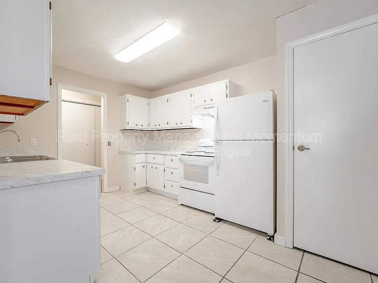 1118 W Fairplay St #A — Photo 6