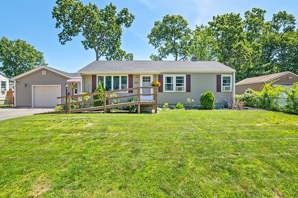 103 Fernwood St, Chicopee, MA 01020 Zillow